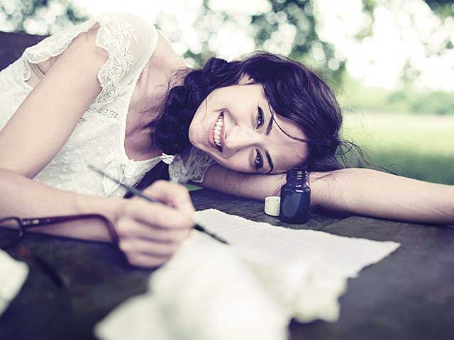 5 Reasons Why You Must Write A Letter To Your Partner