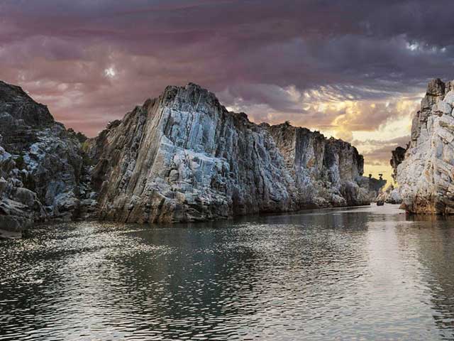 Do You Know Of The Land Of White Rocks Near Jabalpur