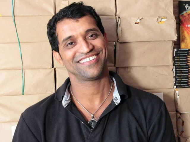 Meet Amin Sheikh The Man Who Rose From The Streets Of Mumbai To Start His Own Cafe!