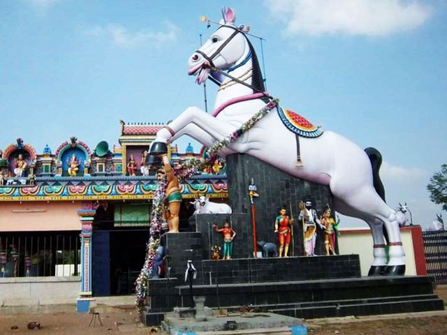 Asia’s Biggest Horse Statue Worshipped In A Tamil Nadu Village