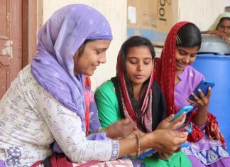 The Global Connection - Cheap Internet Empowering Women Of Rural India