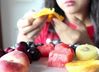 Eating Fruits Raw Or Juicing - Which Is Healthier?